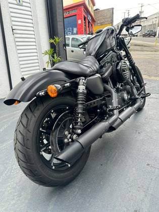 HARLEY-DAVIDSON SPORTSTER XL 883N IRON 